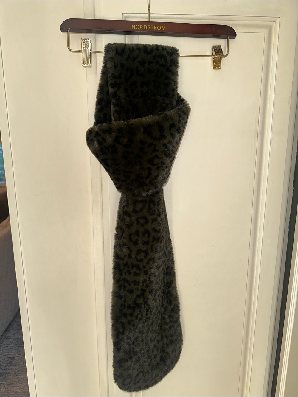 Christian Siriano Olive Green Leopard Faux Fur Scarf - Picture 5 of 9